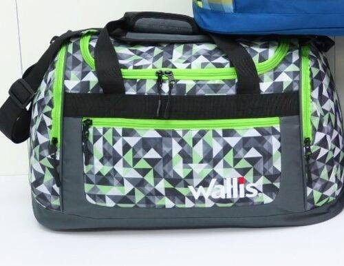 Maleta Deportiva 50 L, 54x30x25 Cm, Triangulos Negro Con Verde